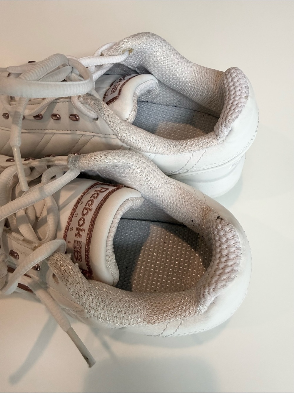 Reebok classic Oryx White Sneakers with rose gold Accents 7.5 - Picture 6 of 6